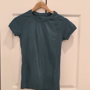 Athleta short sleeve Running shirt